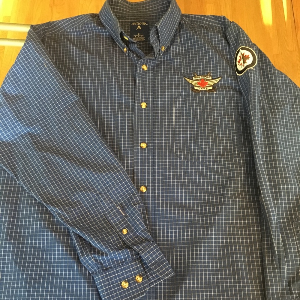 Men’s Antigua NHL Winnipeg Jets dress shirt .